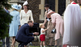 英国王室爆料吃瓜视频,英国王室内部吃瓜视频曝光，惊人细节引发热议